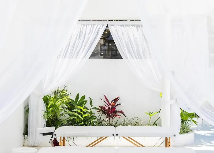 Piano - Luxury 3br With, Sauna, Ice Bath & Outdoor Cinema Villa Ubud